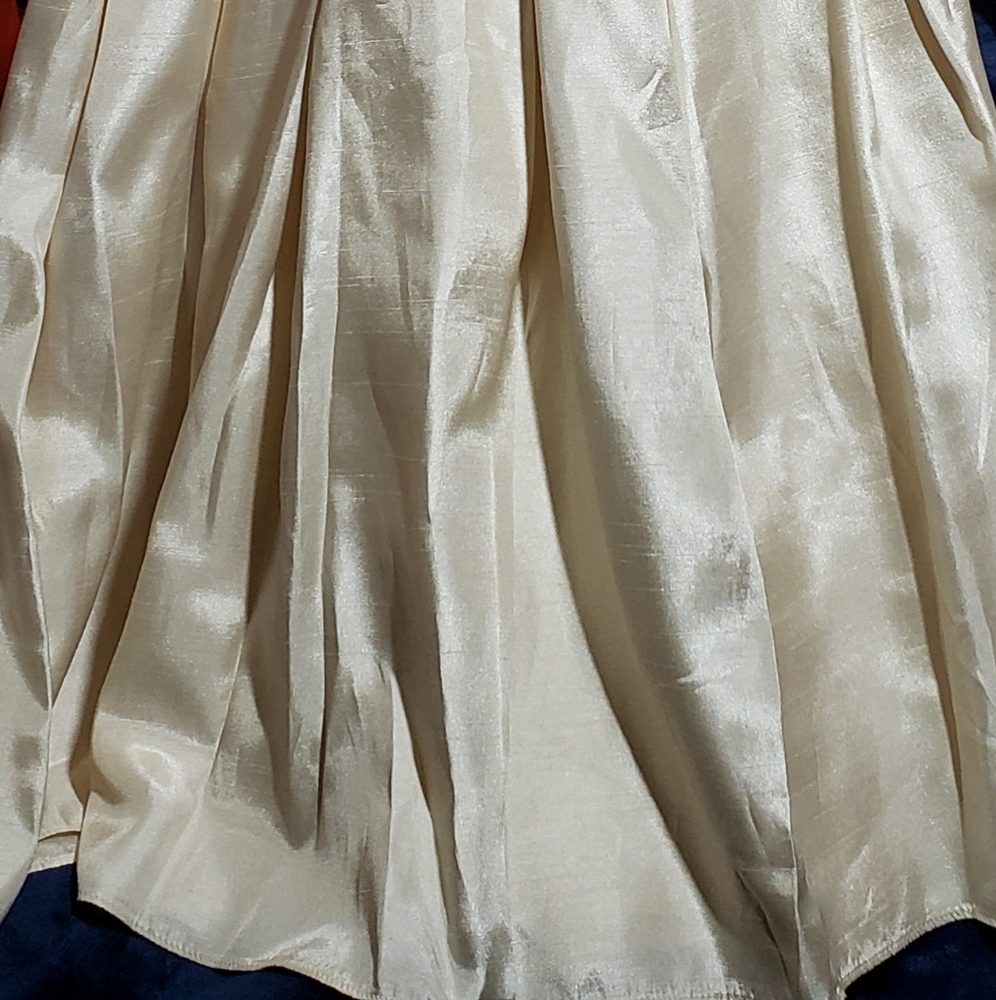 Dress - Picture 3 of 4